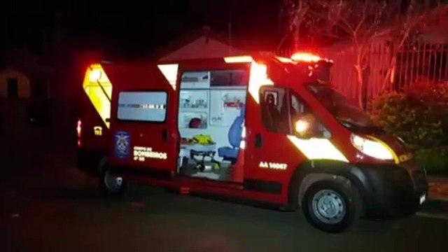 Socorristas e médico do Siate atendem gestante que caiu dentro de casa no Bairro Interlagos