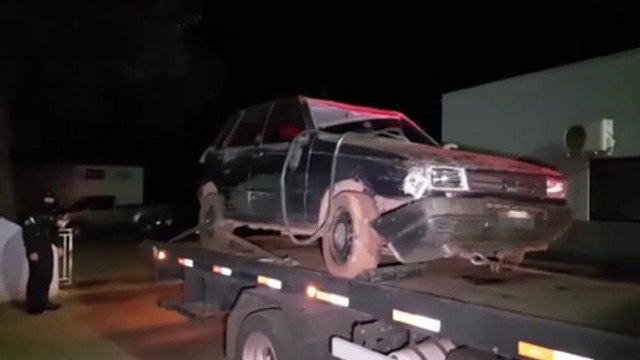 Fiat Uno com registro de furto é recuperado e levado até o pátio da 15ª SDP