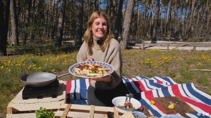Geheimnisvolles Gemüse - Spargelernte mit Felicitas Then