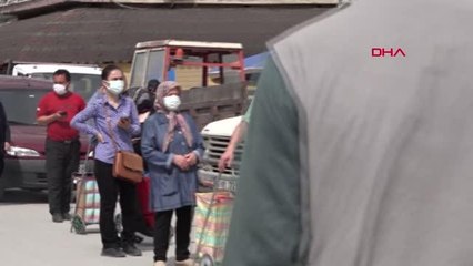 BURDUR'DA TAM KAPANMADA İLK KEZ KURULAN PAZARDA ALIŞVERİŞ YOĞUNLUĞU