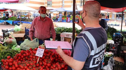 Diliyle parmaklarını ıslatarak poşetleri açan pazarcıya ceza
