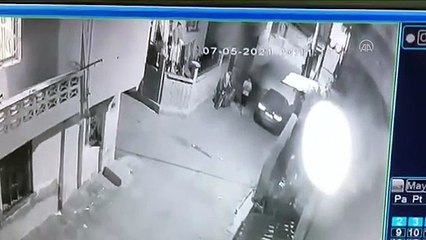 Silah ve bıçaklı kavga! Yaralılar var