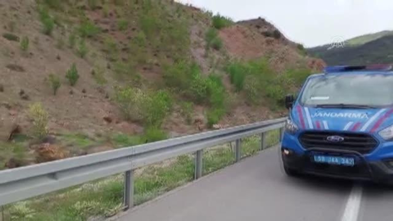 Devrilen otomobilin sürücüsü yaşamını yitirdi