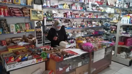 "Tırnakçılık" yöntemiyle hırsızlık yapan 2 kadın, market sahibinin dikkatiyle yakalandı