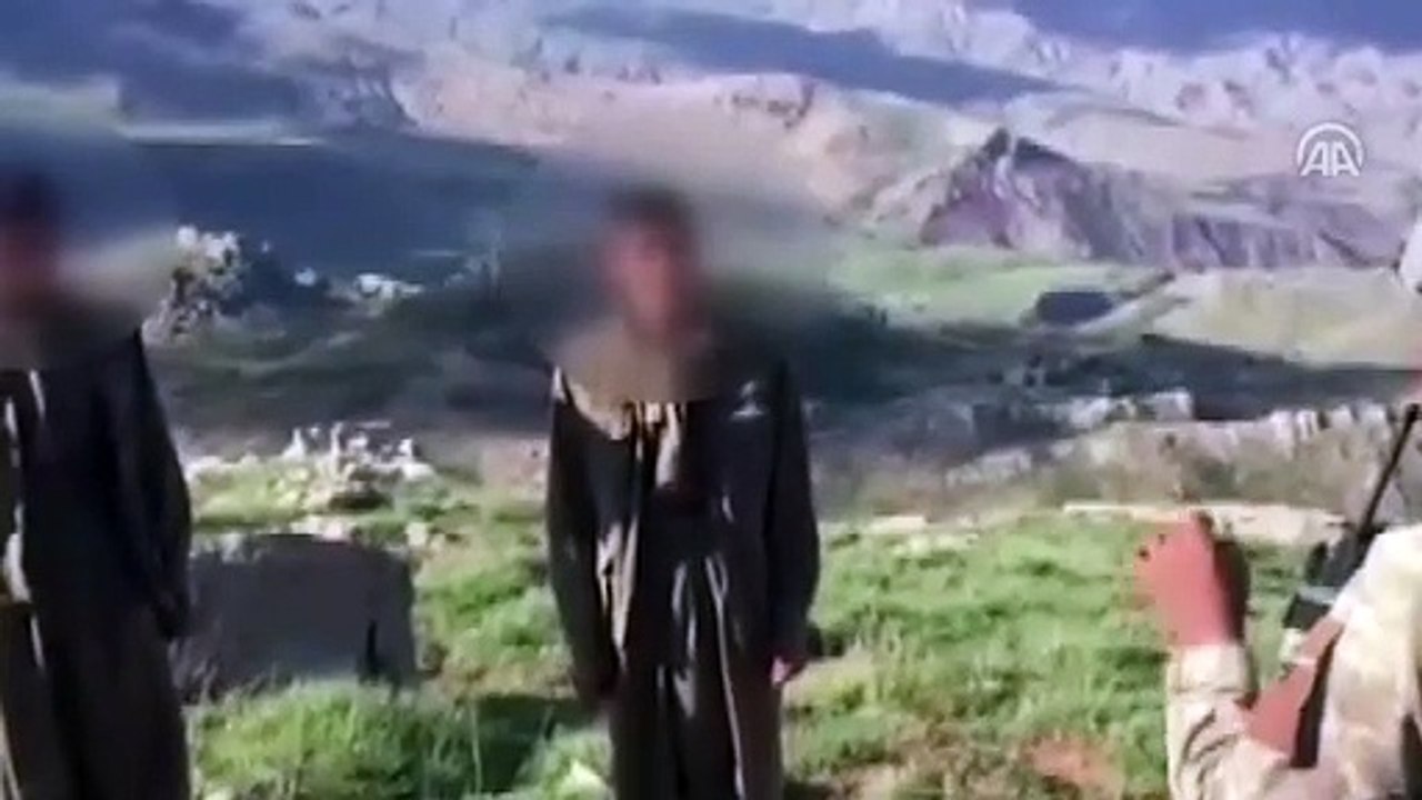 İşte 2 teröristin teslim olma anı!