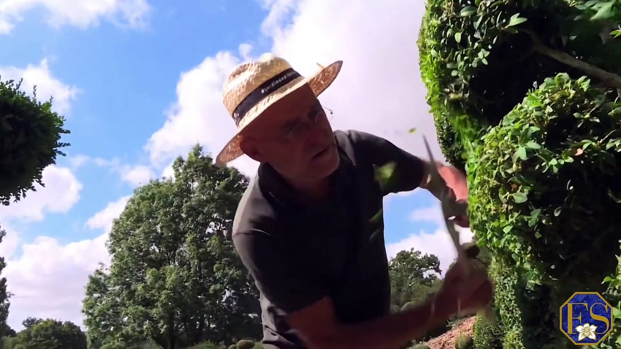 Extrait France 3 Pays de la Loire Sarthe  le prix de lart du jardin décerné à Thierry Juge, l fondation Signature, Natalia Logvinova Smalto