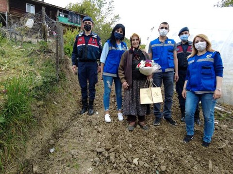 Karabük'te şehit anneleri Anneler Günü nde unutulmadı