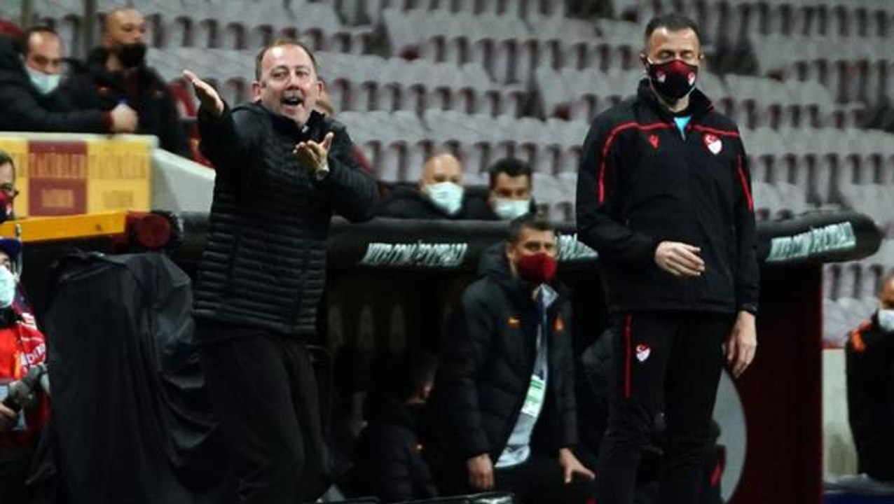 Sergen Yalçın'dan çarpıcı hakem eleştirisi: Superman herhalde