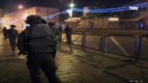 آلاف الفلسطينيون يتوافدون إلى المسجد الأقصى لإحياء ليلة القدر وسط تشديدات أمنية من الاحتلال