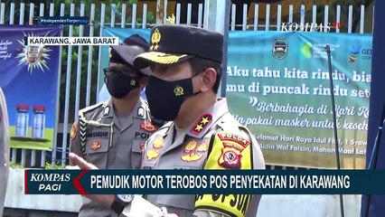 Viral! Pengemudi Motor Terobos Barikade Larangan Mudik di Karawang