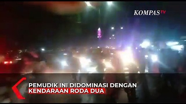 Viral!! Pemudik Nekat Terobos Penyekatan Oleh Kepolisian di Perbatasan Bekasi - Karawang