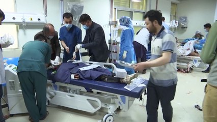 Des explosions devant une école pour filles font une cinquantaine de victimes à Kaboul