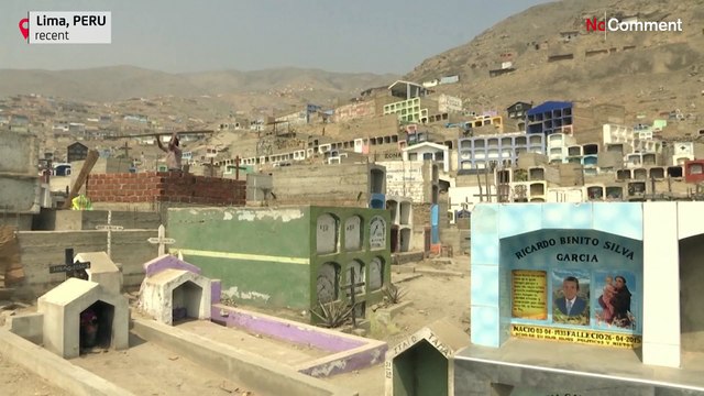 مقابر بيرو تضيق بضحايا كورونا وسيدة تواري جثمان شقيقها في حديقة منزلها