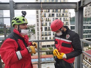 KARTAL'DA GÖNÜLLÜLERE 'AFET ANINDA ACİL MÜDAHALE' EĞİTİMİ VERİLDİ