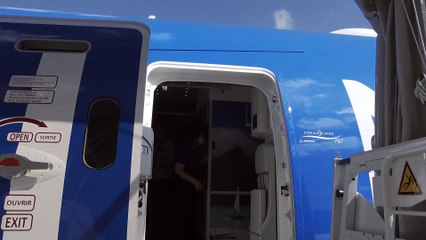 AIR TAHITI NUI Boeing 787 Short Cabin Visit