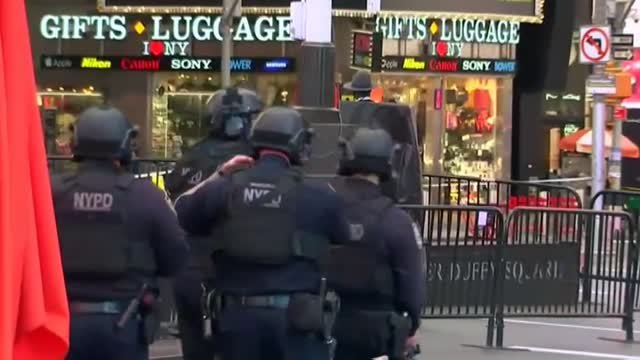 Heridas tres personas, incluida una niña de cuatro años, en un tiroteo en Times Square