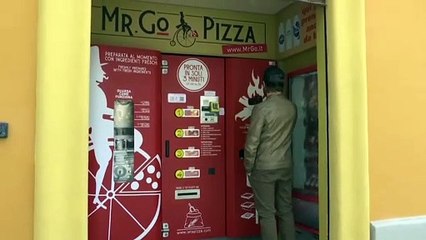 Polémica en Roma por una maquina expendedora de pizzas