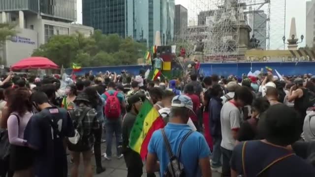 Multitudinaria manifestación en México por la flexibilización de las restricciones al consumo de marihuana