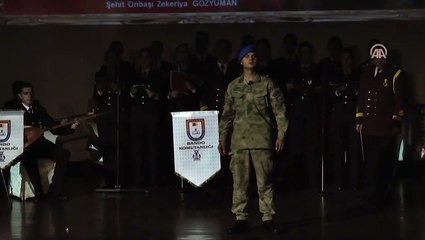 Askerin törende okuduğu şiir duygu dolu anlar yaşattı