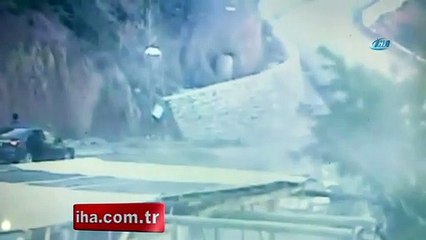 Üzerine kaya düşen öğrencinin feci ölümü kamerada