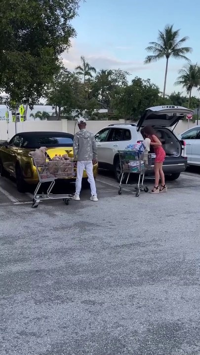 RICH MAN HAS A HEART OF GOLD  Humanity still exists out there!