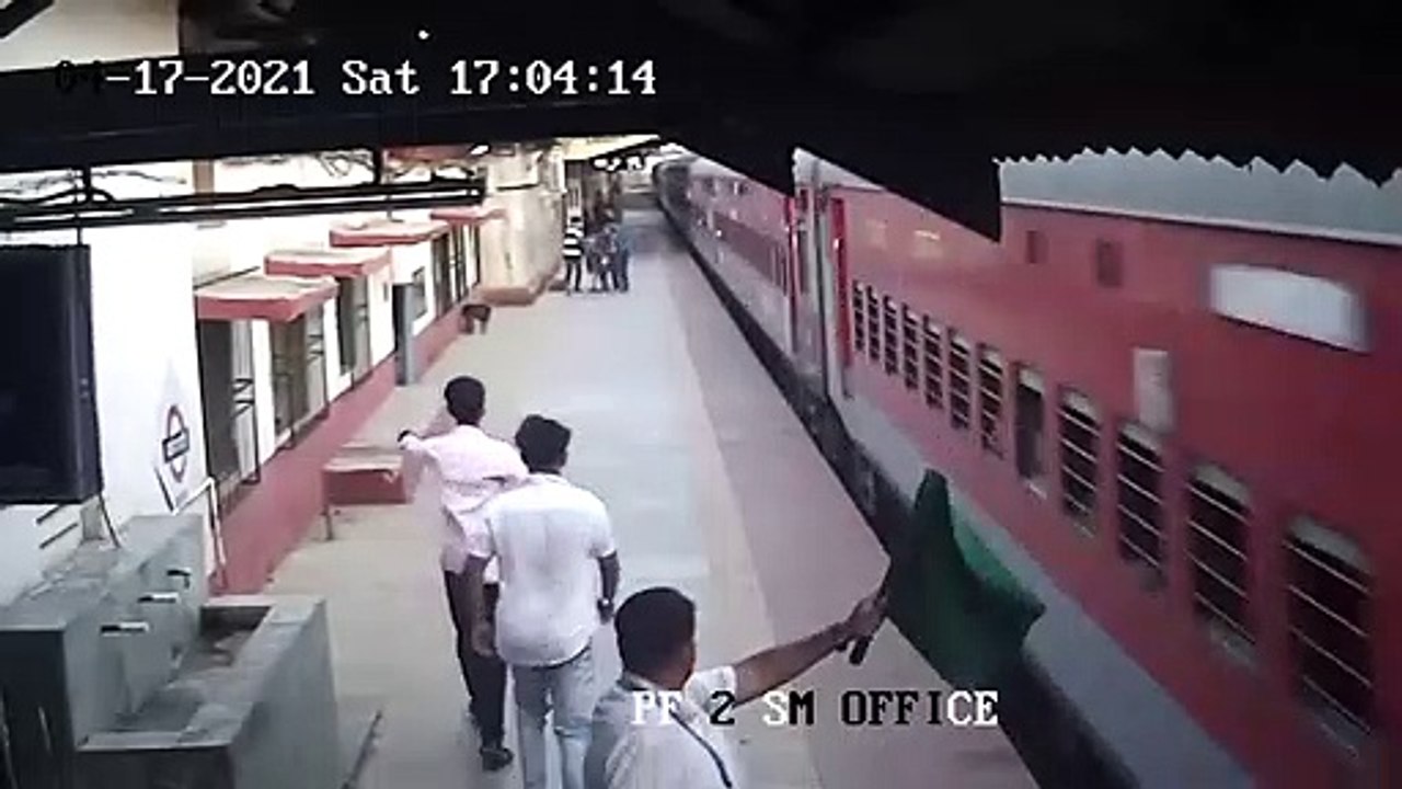 Mayur Shelke - The Real Life Hero Who Risked His Own Life To Save A Six-Year-Old Child