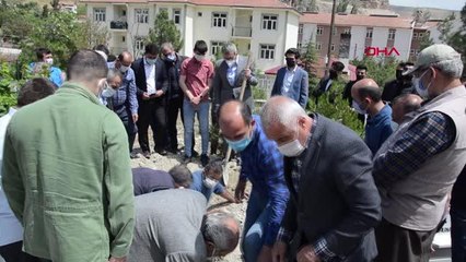 Son dakika haberleri: MALATYA AK PARTİ'Lİ ÜNAL, VEFAT EDEN DAYISININ CENAZESİNE KATILDI