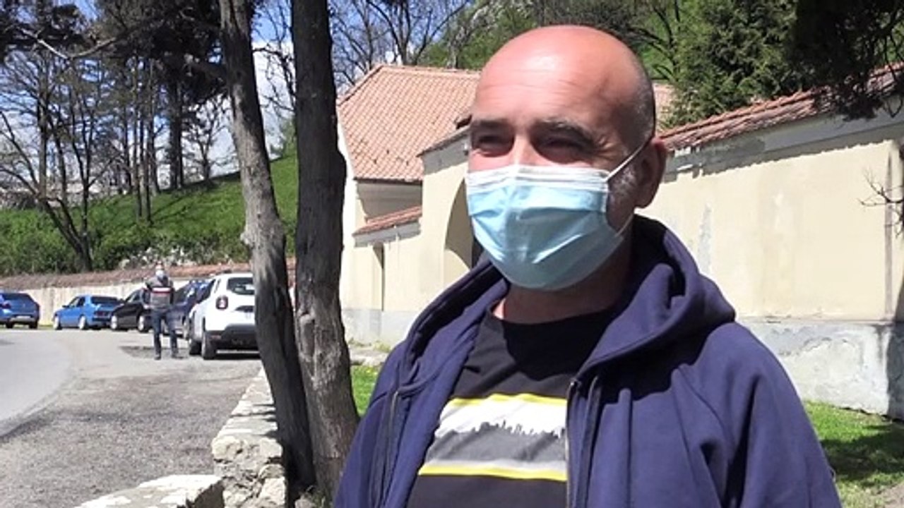 Rumänen lassen sich auf Draculas Schloss Bran impfen