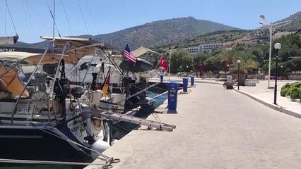 Teknelerine yakıt almak için Yunan Adalarına yanaşmak isteyen Türklerin geri itildiği iddiası