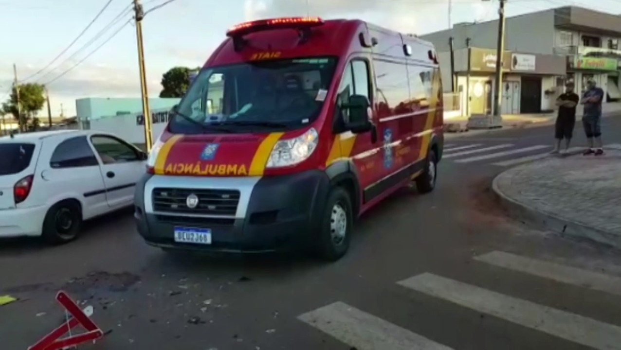 Adolescente perde dentes em colisão entre moto e carro no Cascavel Velho