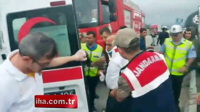 Acemi erleri taşıyan otobüs devrildi!