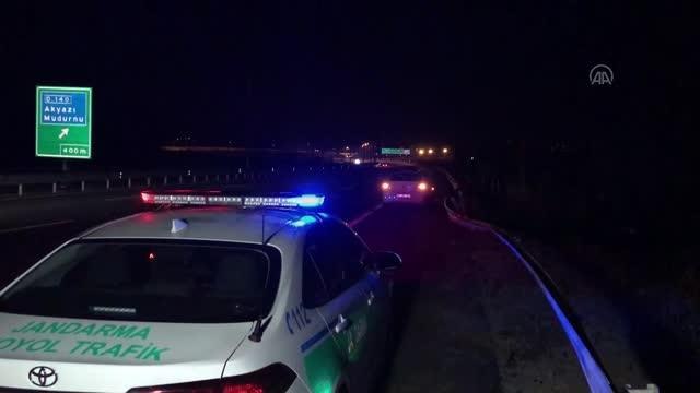 Kuzey Marmara Otoyolu'nda domuza çarparak devrilen otomobildeki 6 kişi yaralandı
