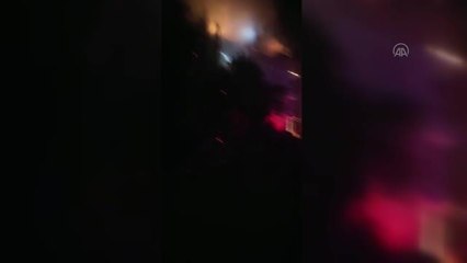 Son Dakika | Uşak'ta çıkan yangında bir apartmanın çatı bölümü tamamen yandı