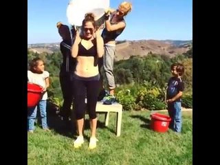 جنيفير لوبيز تقبل تحدي كريستيانو رونالدو