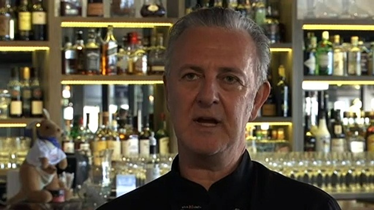 1,300 hospitality staff needed at Queensland venues