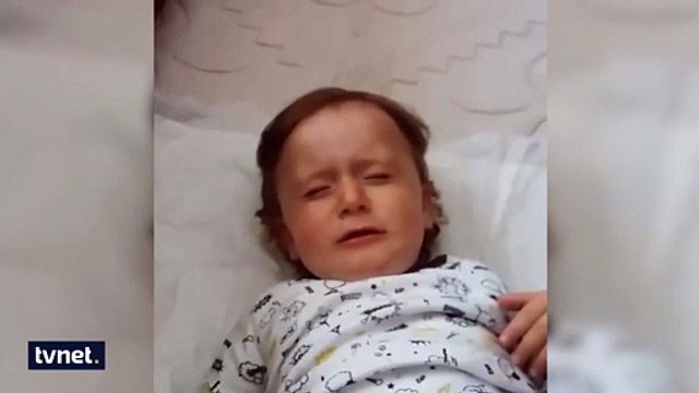 Doğuştan artist olan çocuk sosyal medyayı salladı