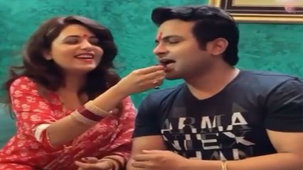 Sugandha Mishra ने ऐसे मनाया Sanket Bhosale का बर्थडे ;Watch video | FilmiBeat