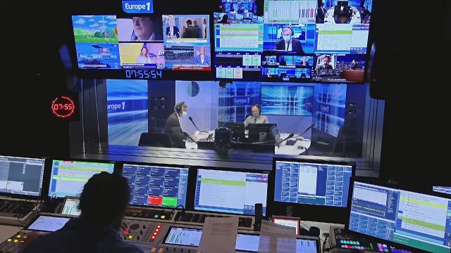 Philippe de Villiers : 96% des personnes après avoir lu mon livre n'osent plus sortir de chez elles (Canteloup)