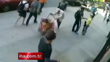 Yaşlı adama saldırdı!