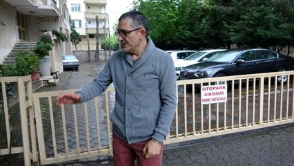 Ataşehir'de kısıtlama gününde apartman bahçesinden motosiklet çalındığı anlar kamerada