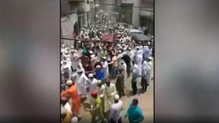 UP:Corona rules broken in Muslim religious leader's farewell