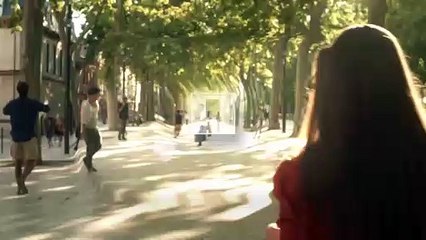 Bande-annonce de "Mention particulière, bienvenue dans l'âge adulte"