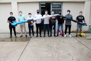 ROKETLERİNİ GELİŞTİRMEK İÇİN TER DÖKEN GENÇLER TÜRKİYE UZAY AJANSI'NDA ÇALIŞMAK İSTİYOR