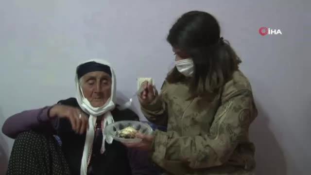 Şahide nine 103 yaşına girdi, ilk defa doğum günü kutladı, ilk defa vali gördü