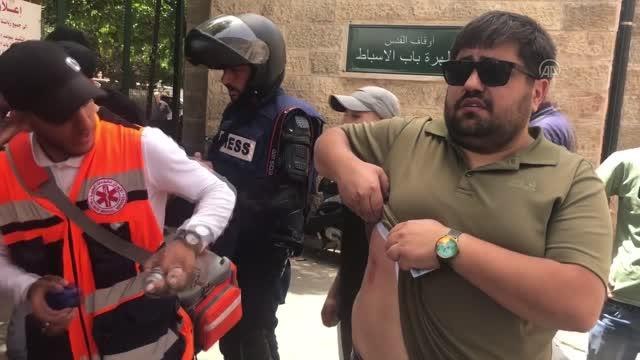 Son dakika haberleri! AA'nın Kudüs Muhabiri, İsrail polisinin Mescid-i Aksa'daki müdahalesinde yaralandı