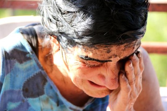 Antalya'da evleri yanan biri işitme engelli yaşlı çiftin korku dolu anları