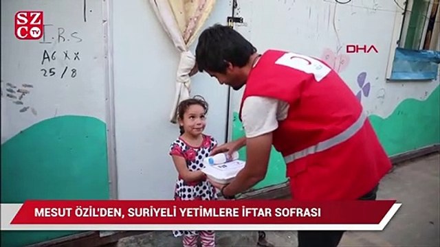 Mesut Özil'den, Suriyeli yetimlere iftar sofrası;