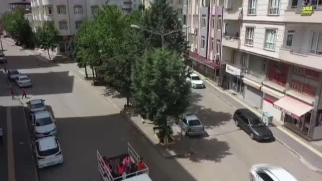 GAZİANTEP - Evde Kal çağrısına uyanlara müzikli dinletisi