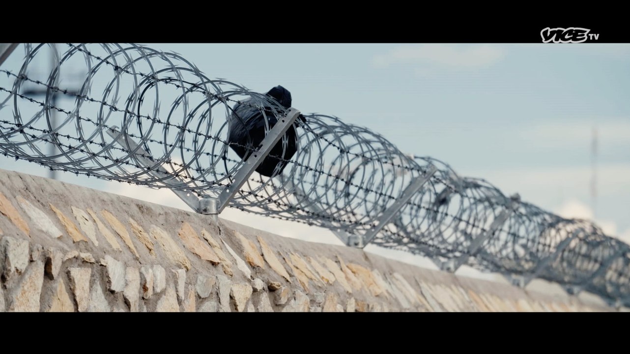 D'UNE FRONTIÈRE L'AUTRE : Trailer