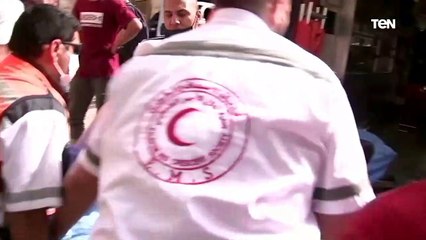 عشرات الإصابات في اشتباكات بين الشرطة وفلسطينين في باحات الأقصى